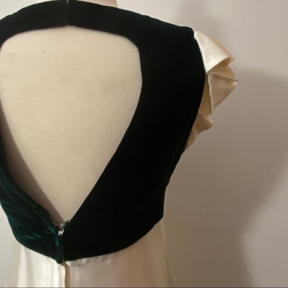 1950’s Vintage Elegant Green Velvet & Satin Formal Gown With Cutout Back, Medium - Picture 14 of 15